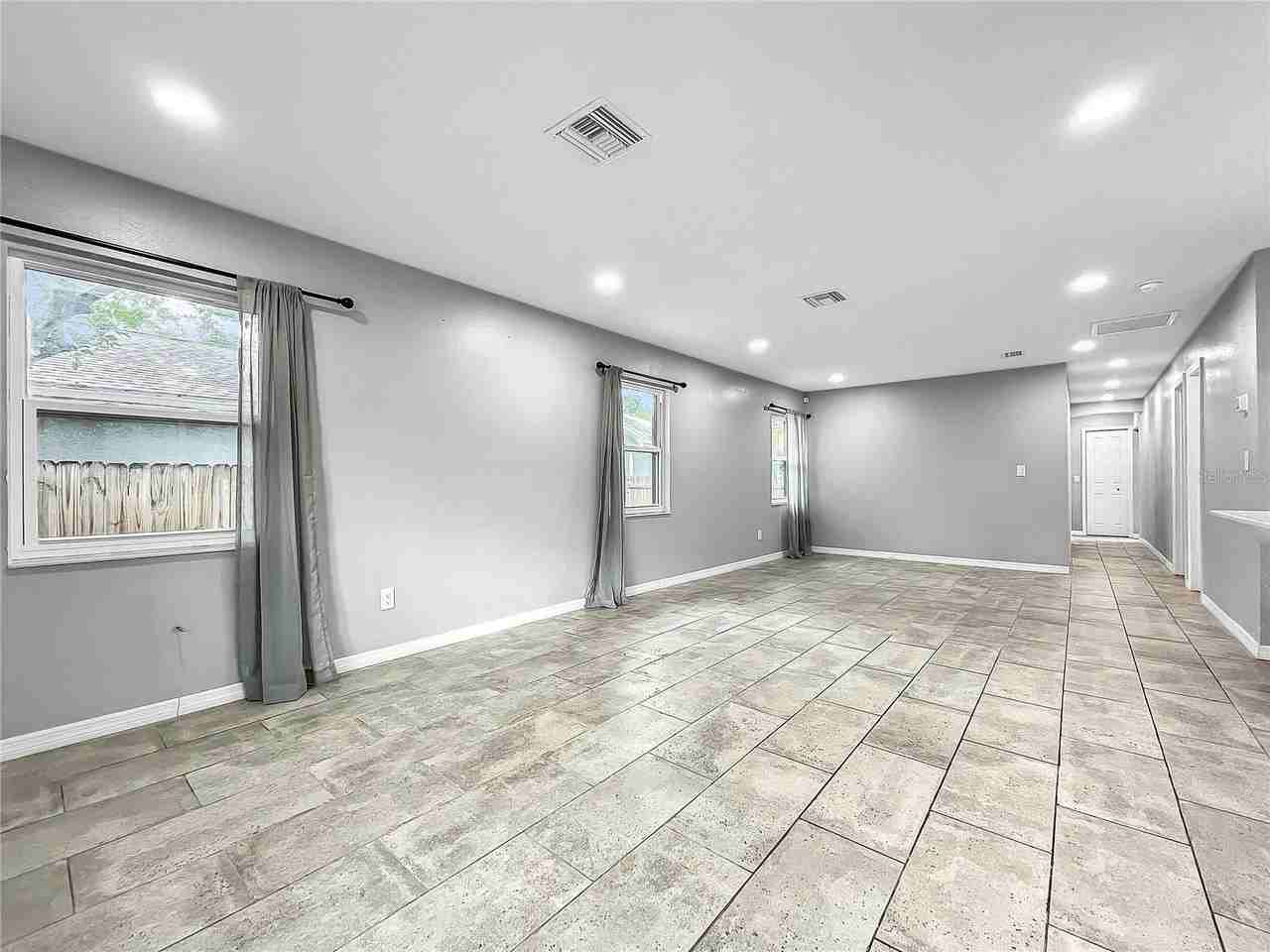 6809 S Himes Ave - Photo 4 of 22