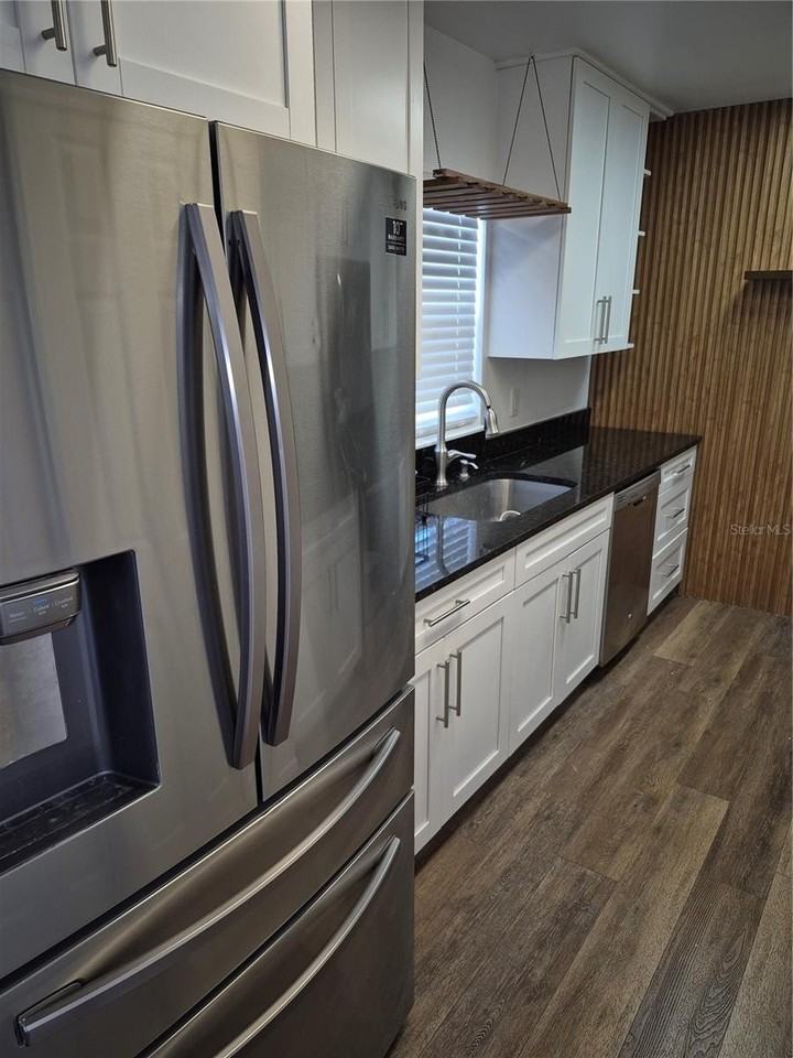 7709 W Hanna Ave #A - Photo 3 of 33