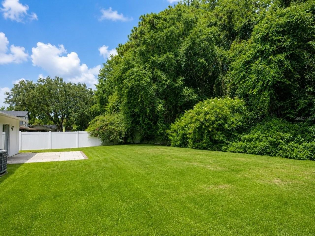 16518 Silverhill Dr - Photo 3 of 14