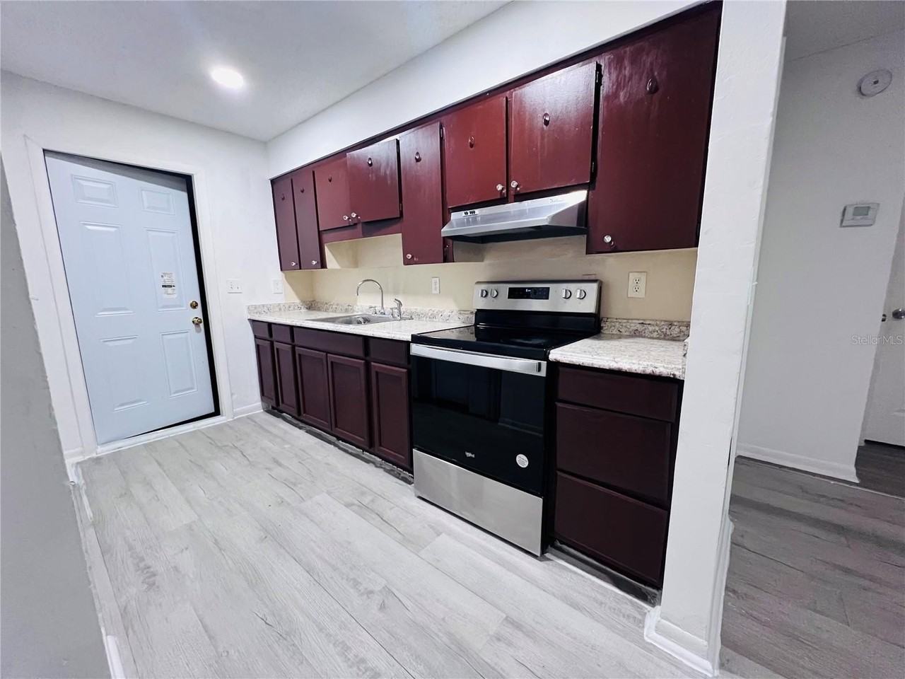468 Oregon Ave - Photo 5 of 12
