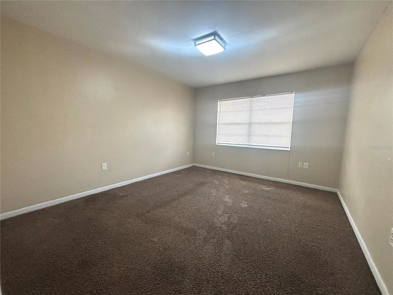 468 Oregon Ave - Photo 6 of 12