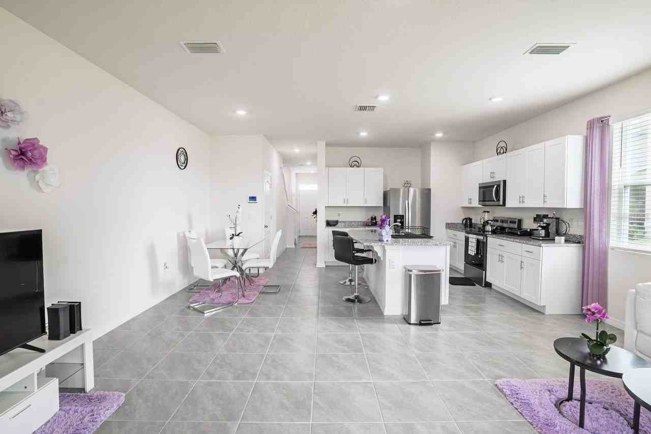 1456 Isleta Loop - Photo 6 of 50