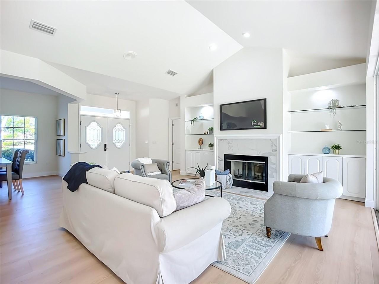 2960 Sandringham Pl - Photo 3 of 45
