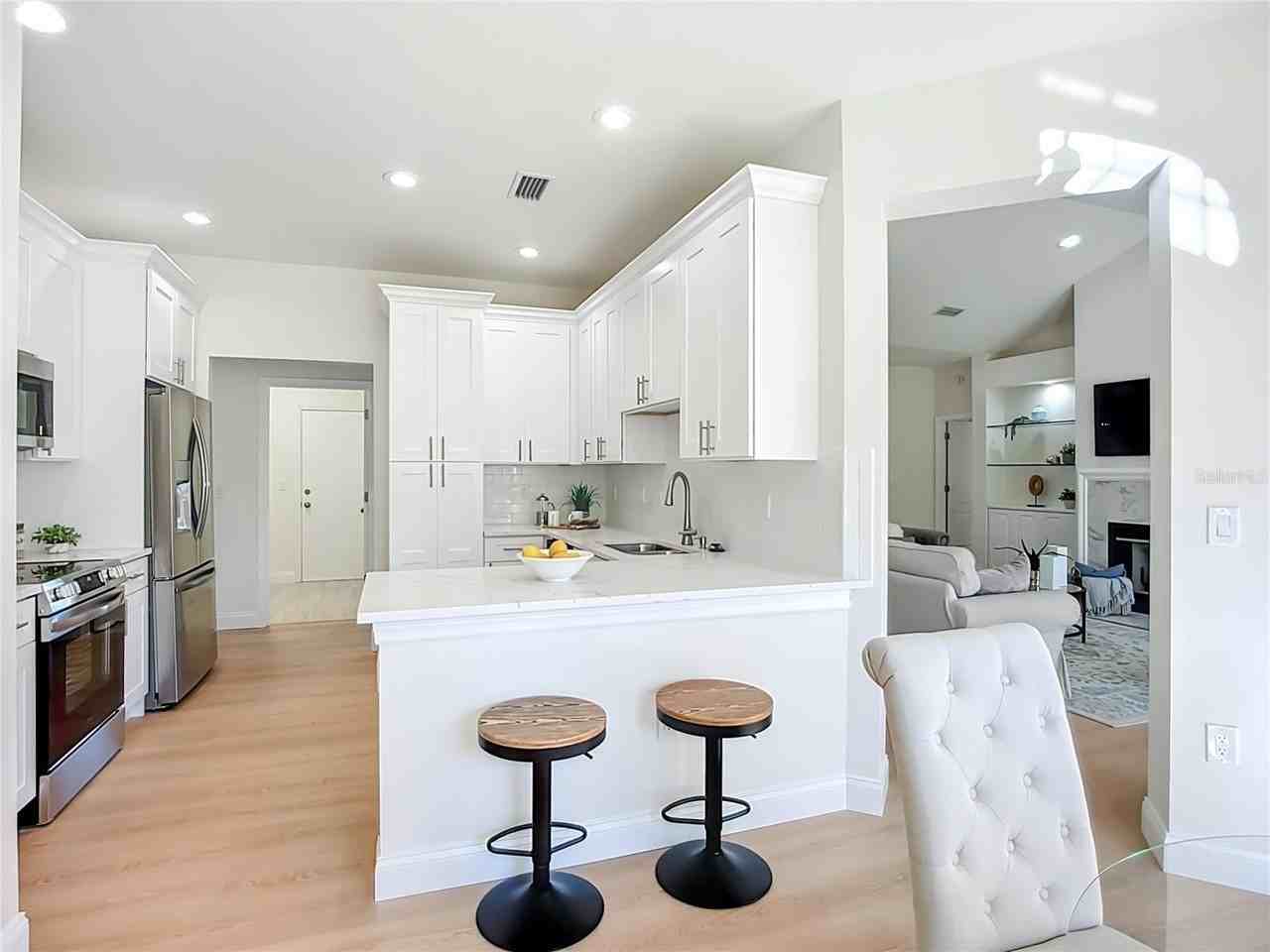 2960 Sandringham Pl - Photo 6 of 45
