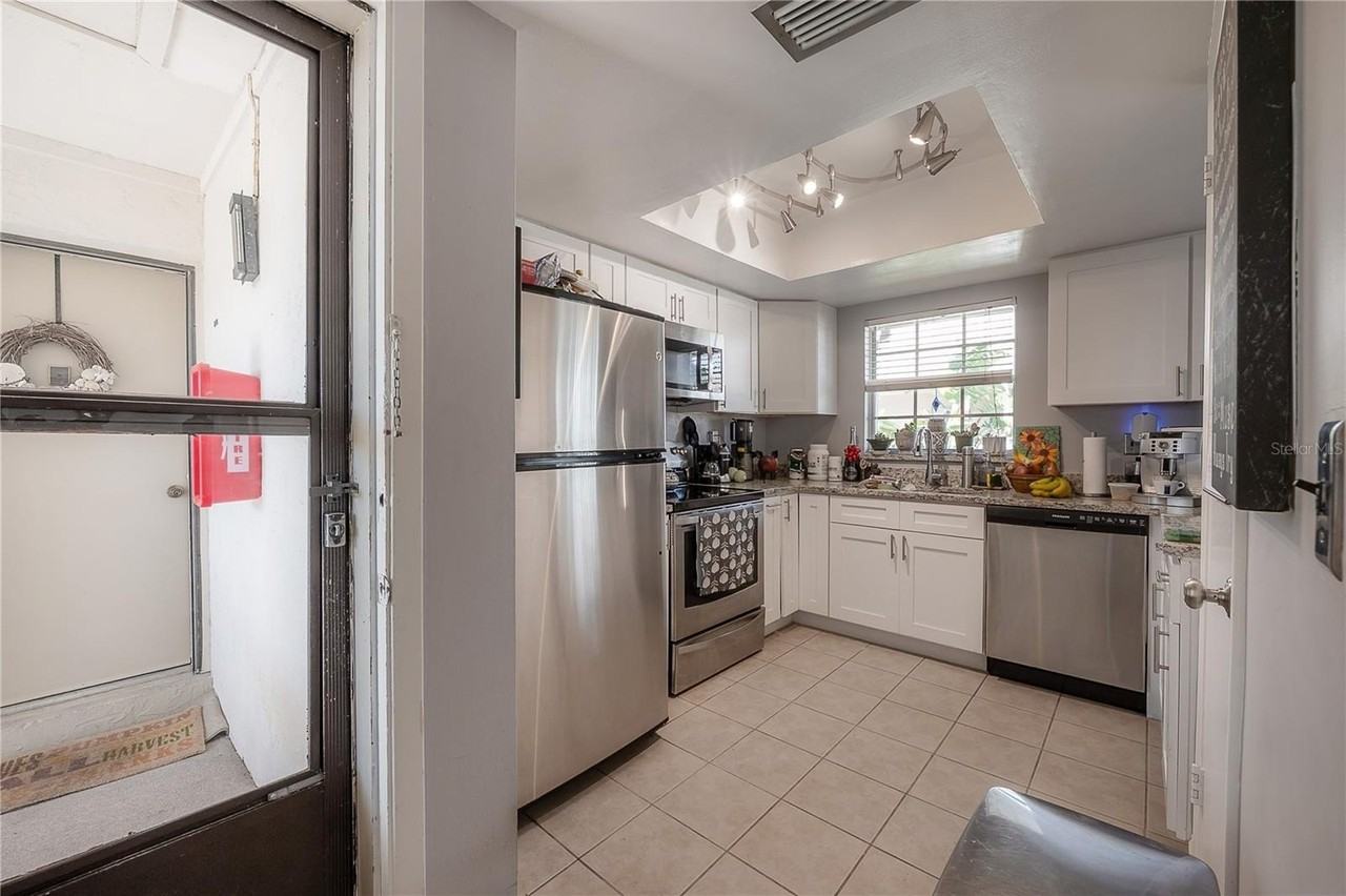 8812 Bay Pointe Dr #D202 - Photo 3 of 28