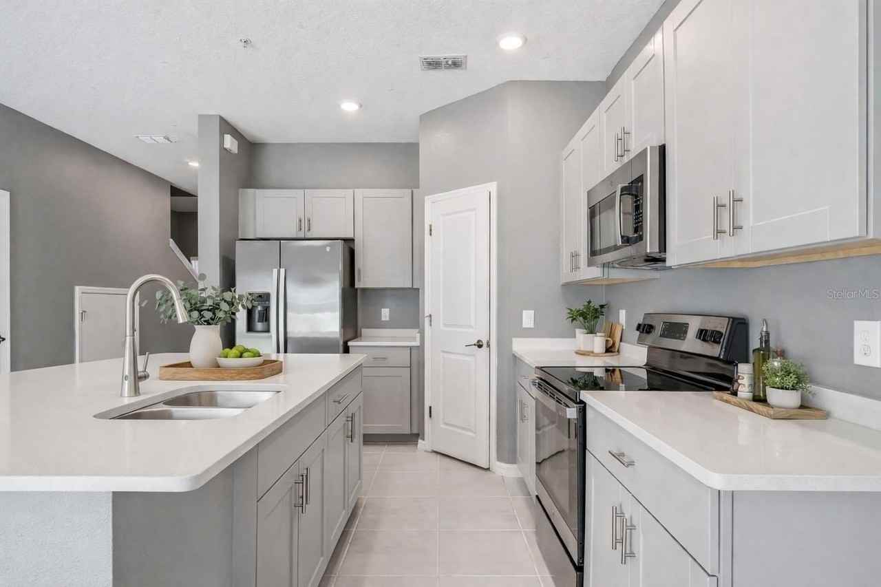 4431 Arlington Ave - Photo 3 of 13