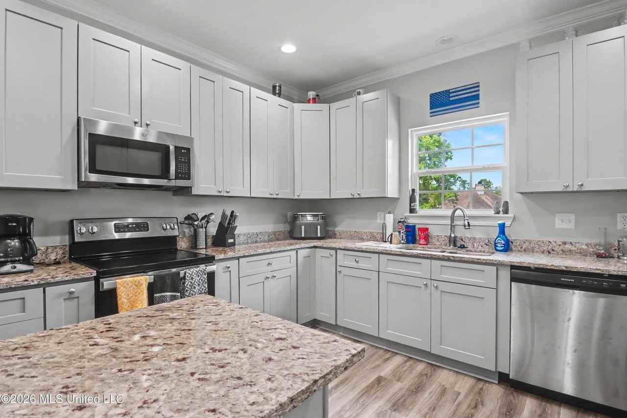 18329 Tiffany Renee Dr - Photo 6 of 19