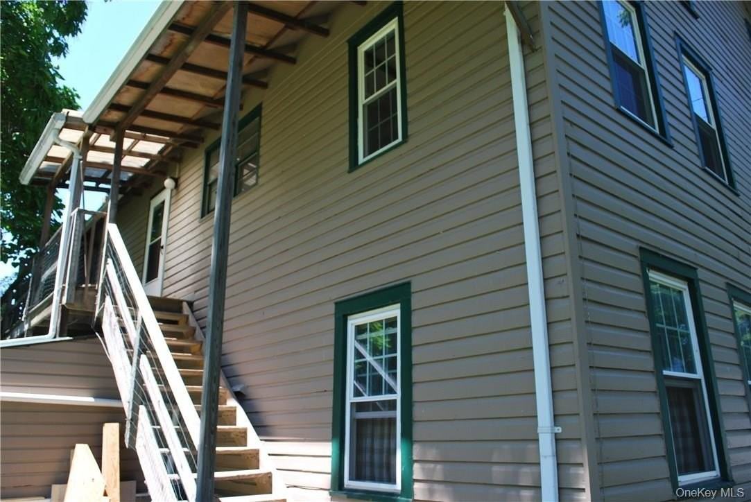 249 Pine Island Tpke Apt B - Photo 2 of 11