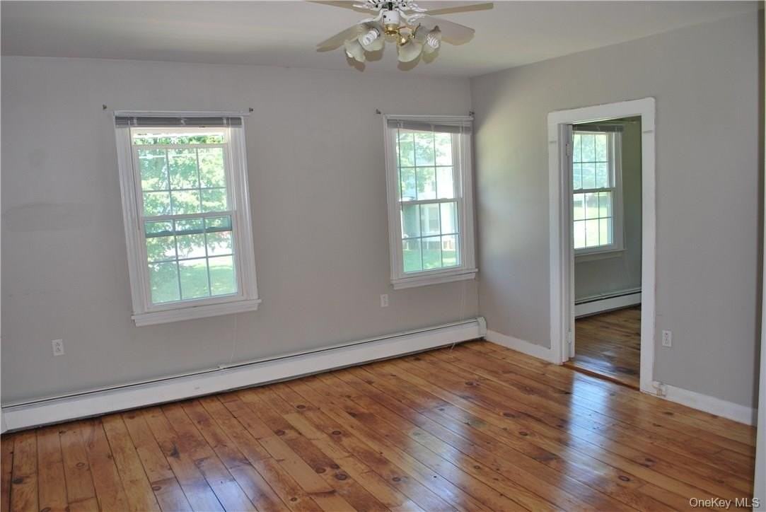 249 Pine Island Tpke Apt B - Photo 4 of 11