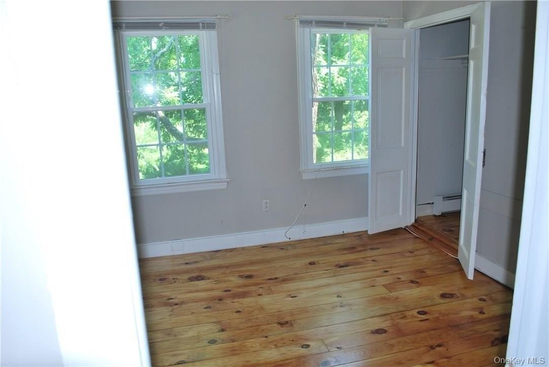 249 Pine Island Tpke Apt B - Photo 5 of 11