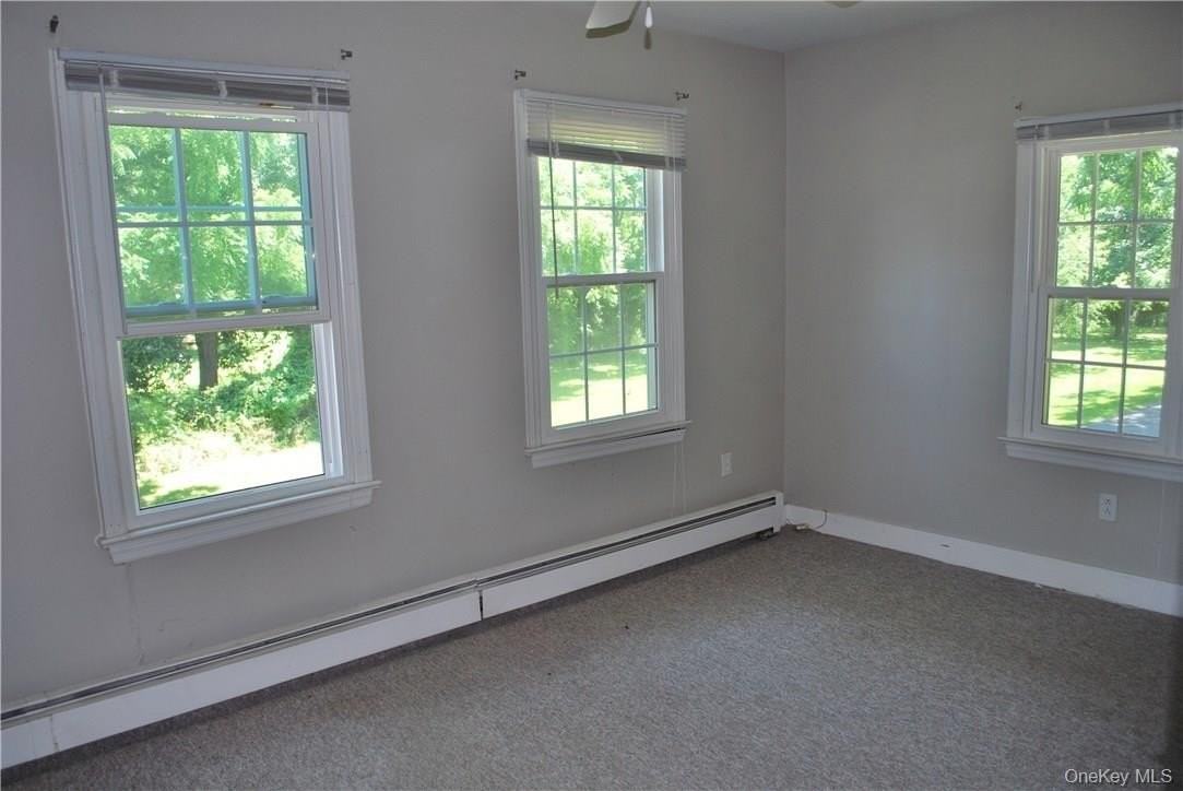 249 Pine Island Tpke Apt B - Photo 7 of 11