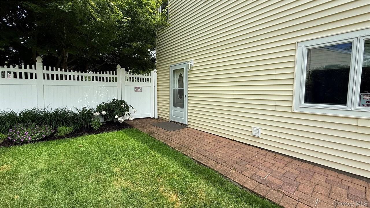 95 Stephen Rd - Photo 2 of 16