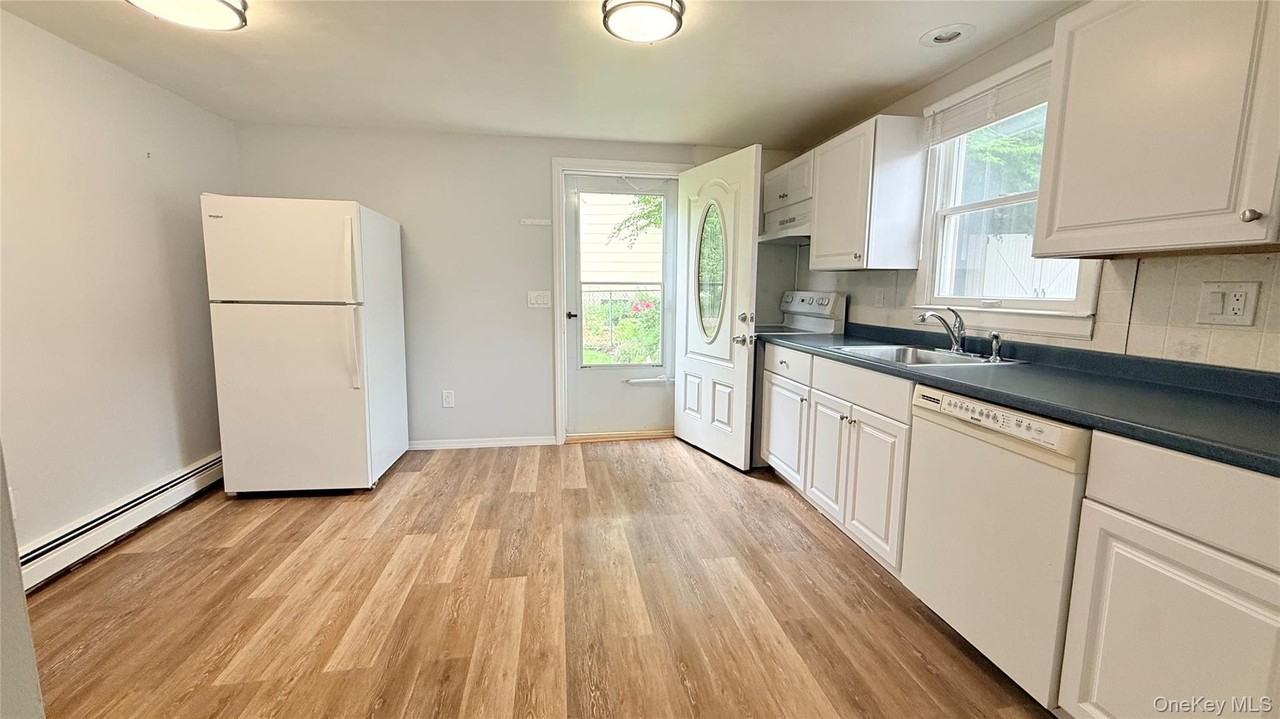 95 Stephen Rd - Photo 3 of 16