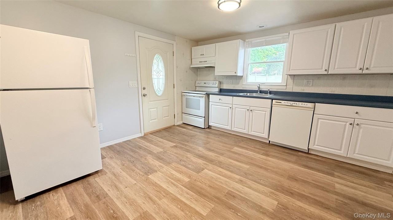 95 Stephen Rd - Photo 5 of 16