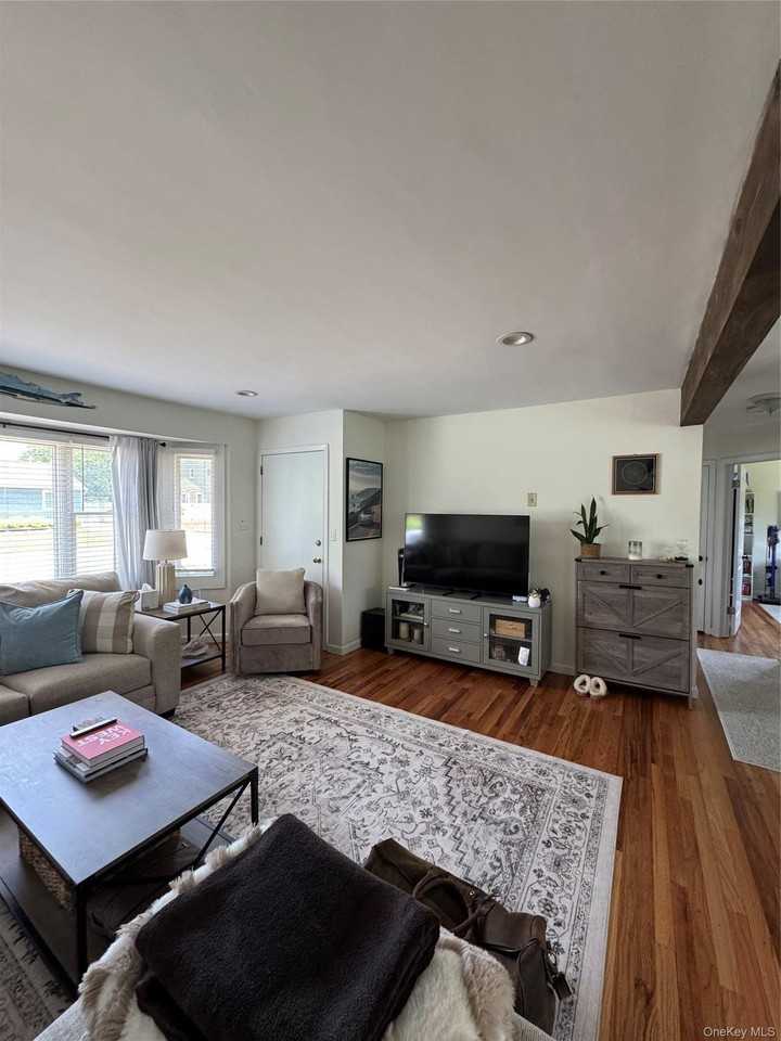 338 Carnation Rd - Photo 5 of 18