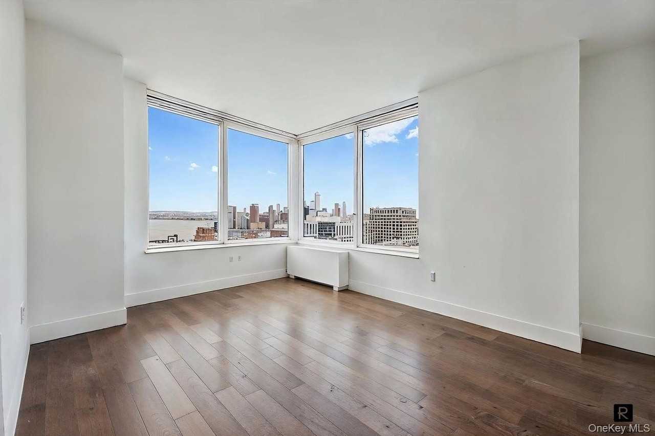 388 Bridge St #43A - Photo 4 of 5