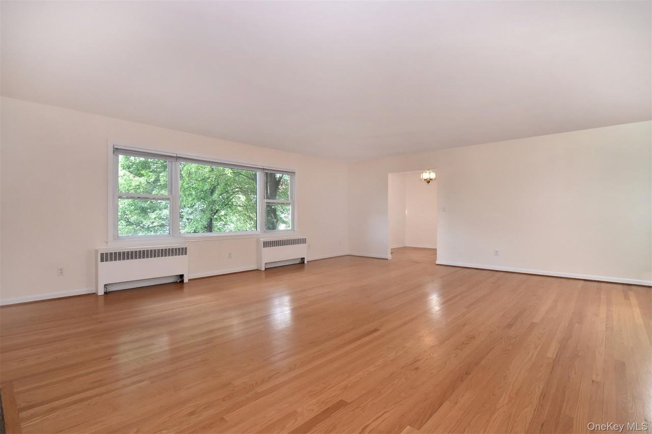 74 Briary Rd - Photo 2 of 23