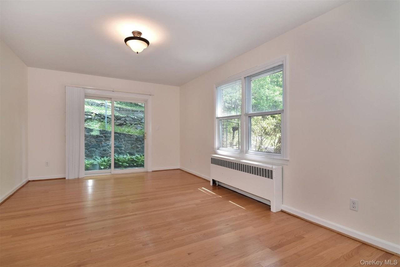 74 Briary Rd - Photo 5 of 23