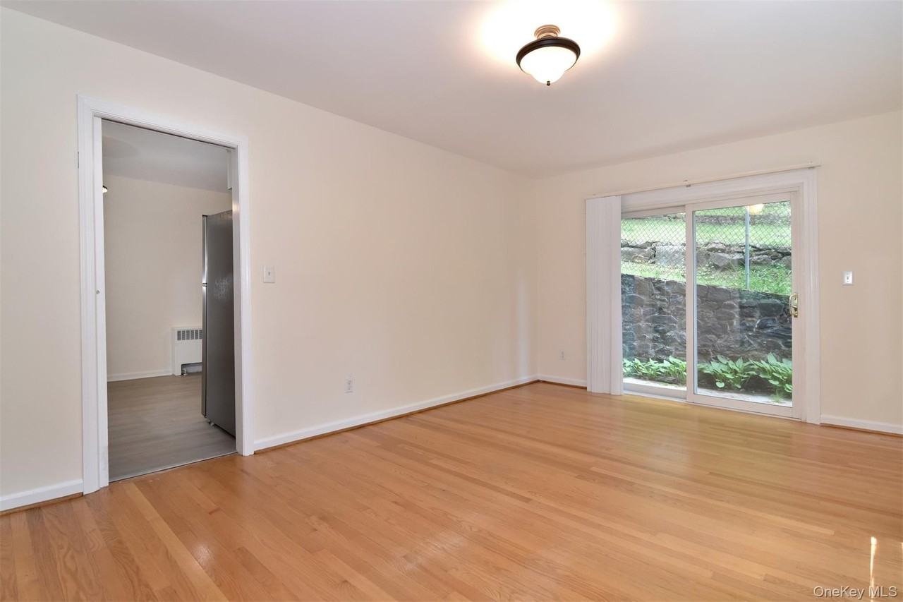 74 Briary Rd - Photo 6 of 23