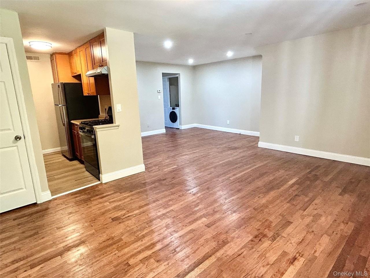 229 Artist Lake Dr - Photo 2 of 6