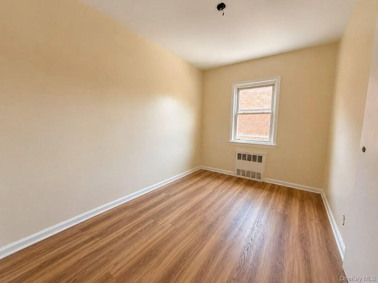 6132 172nd St - Photo 3 of 7