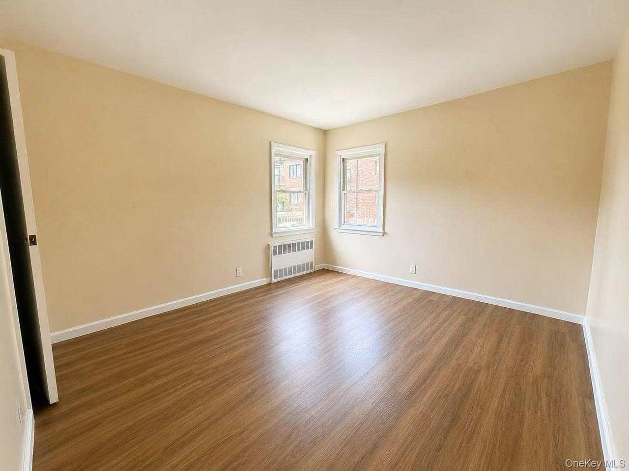 6132 172nd St - Photo 4 of 7