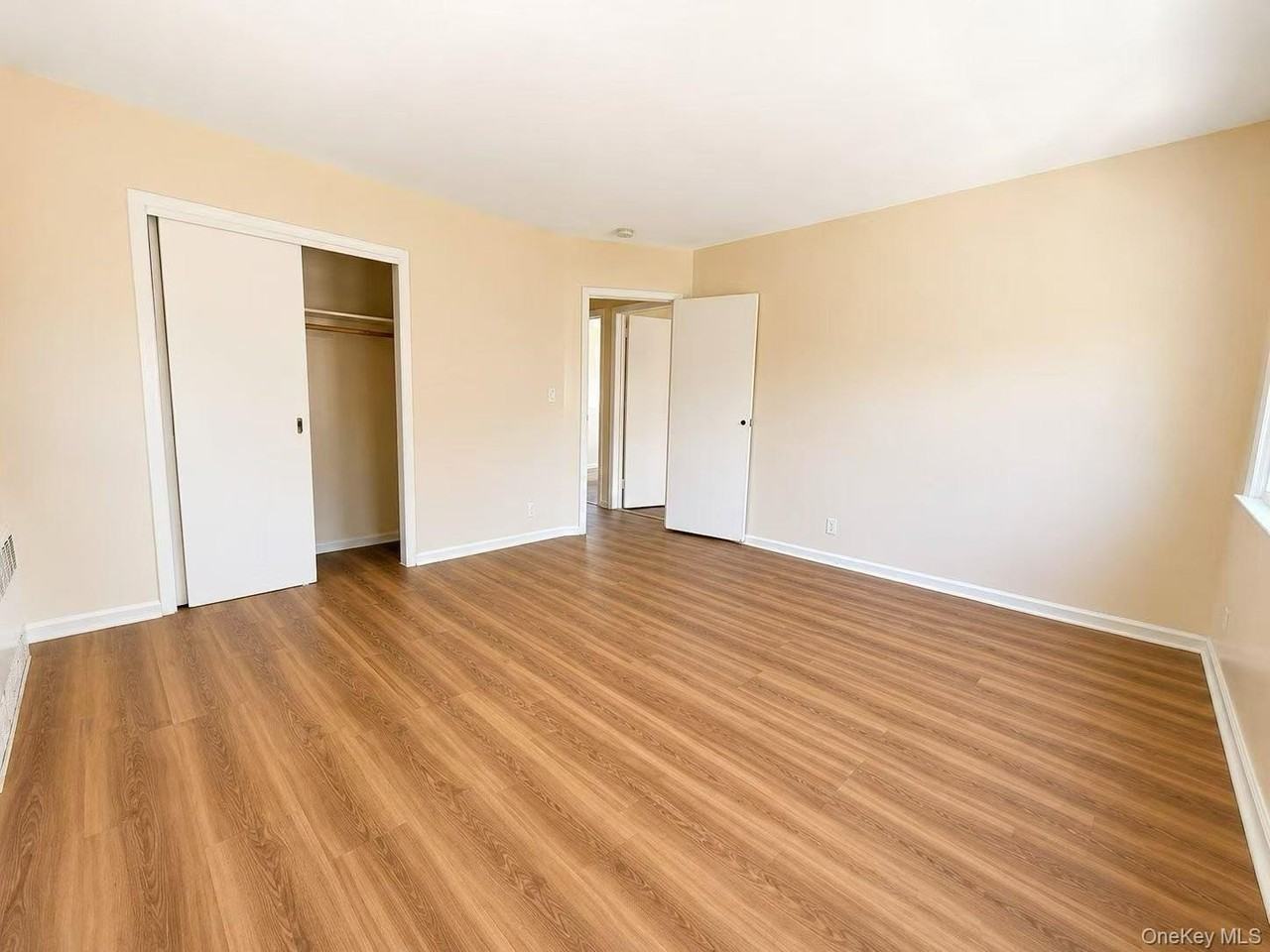 6132 172nd St - Photo 5 of 7