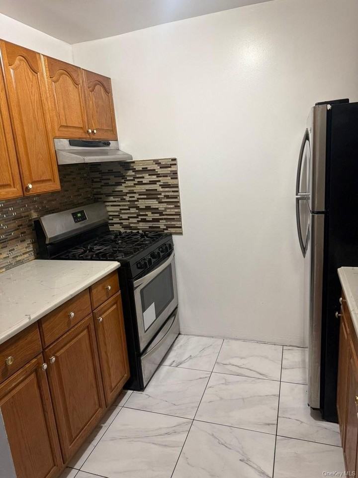33 Harper Ct #1 - Photo 3 of 12