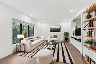 515 N Macquesten Pkwy - Photo 1 of 1