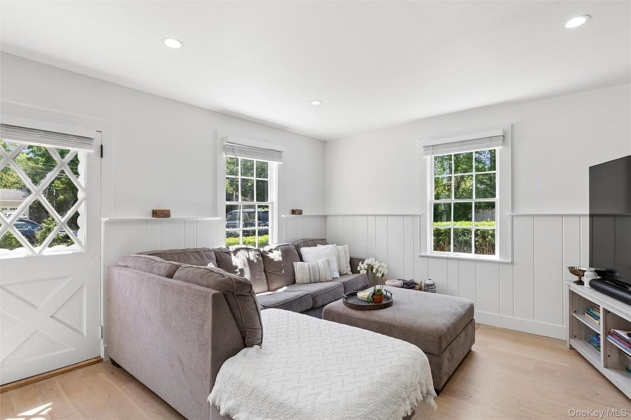 243 Sunset Ave - Photo 6 of 31
