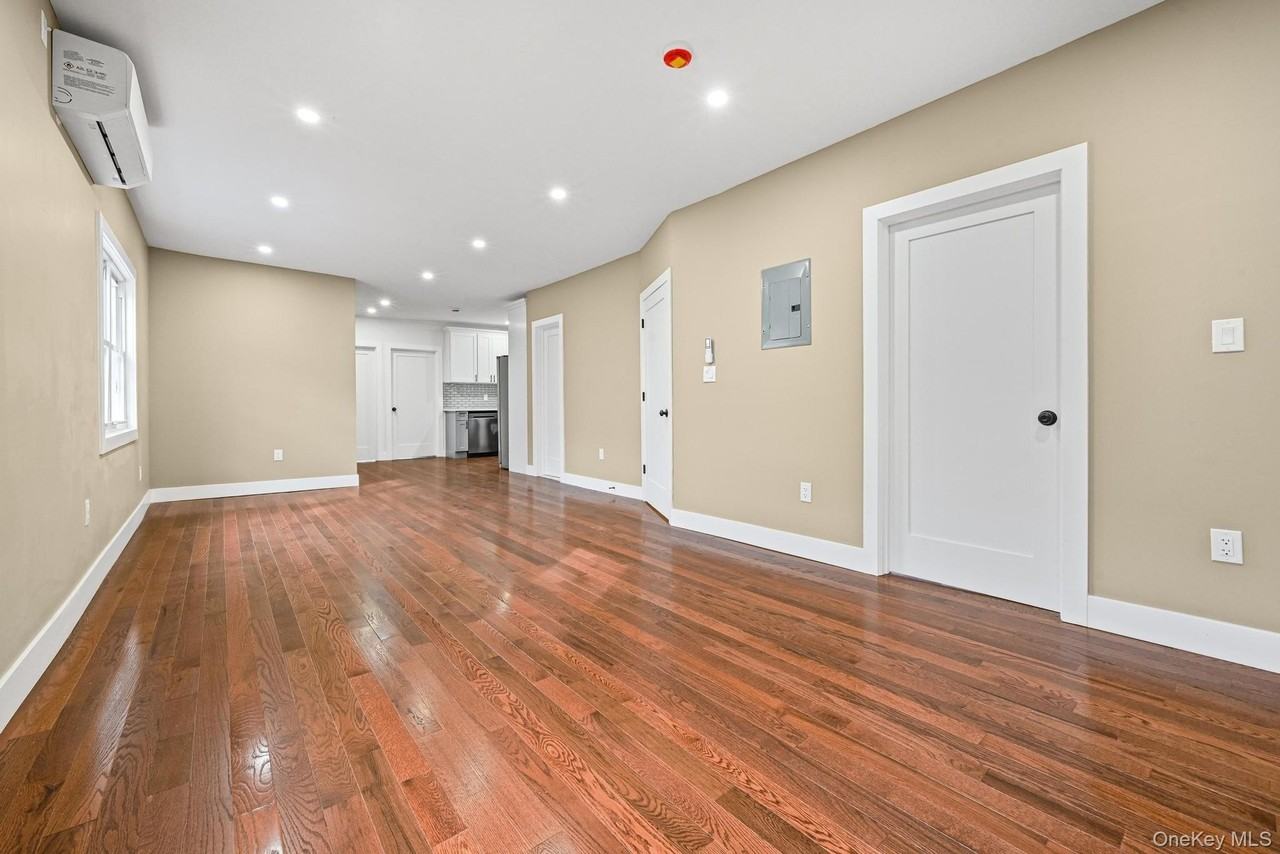 9210 104th St - Photo 2 of 12