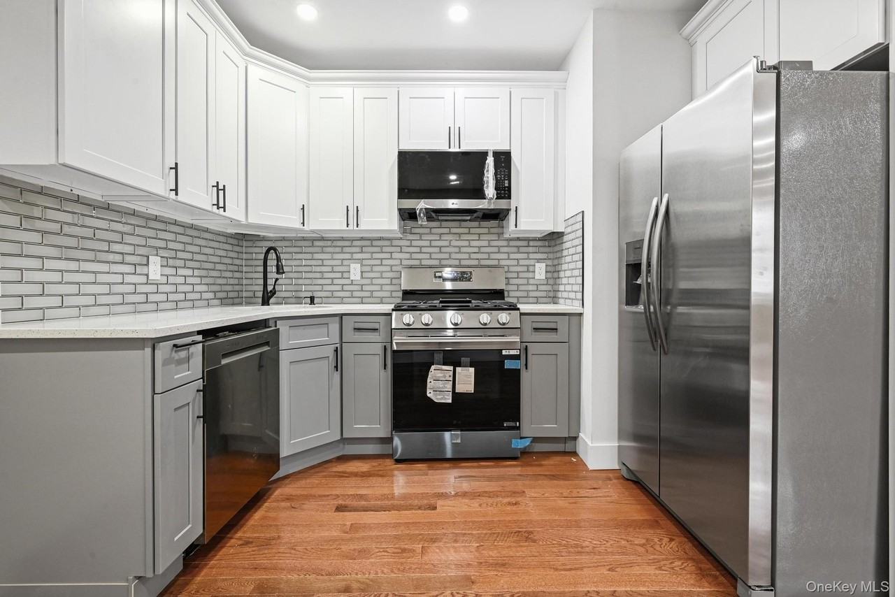 9210 104th St - Photo 4 of 12
