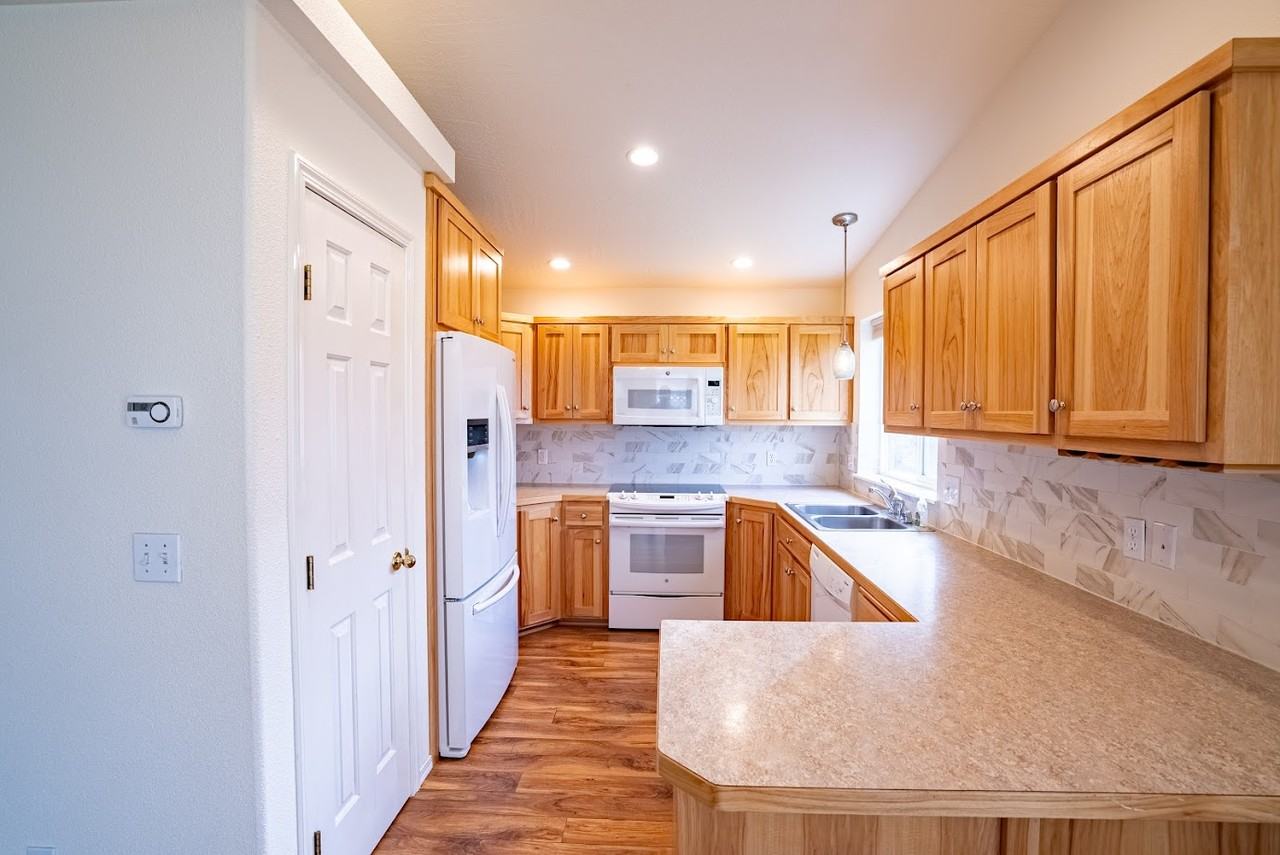 1502 N Madson Ln #1 - Photo 4 of 12
