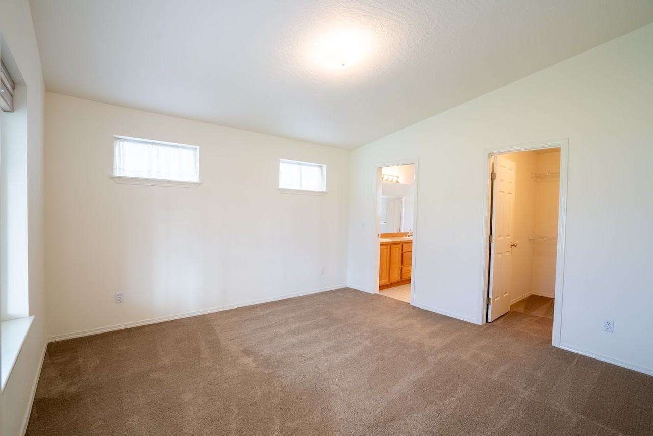 1502 N Madson Ln #1 - Photo 5 of 12