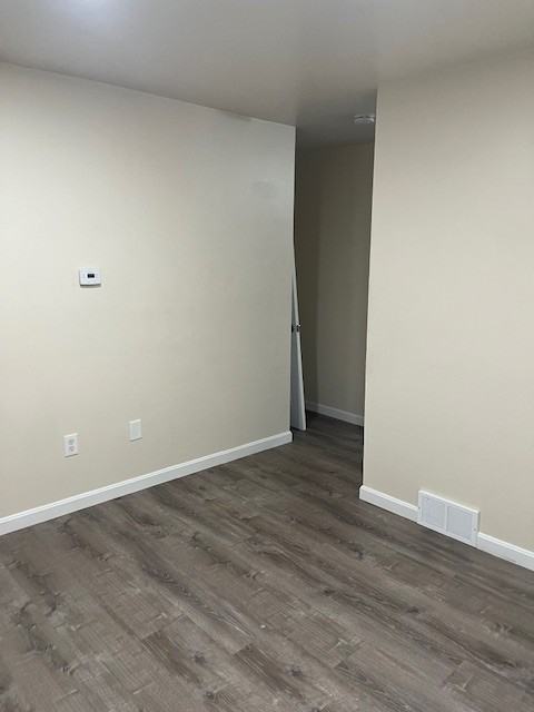 917 West 3rd Street - 1/2 - upstairs - Photo 4 of 22