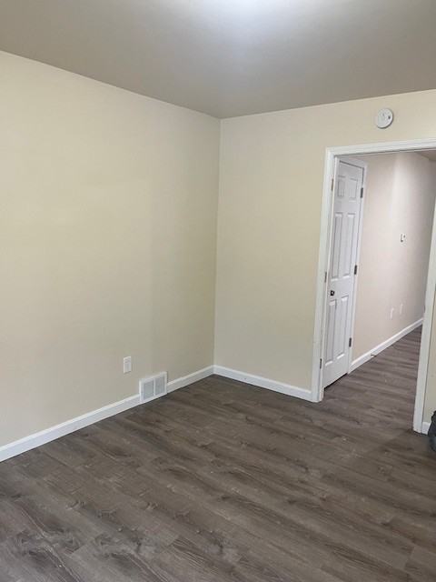 917 West 3rd Street - 1/2 - upstairs - Photo 6 of 22