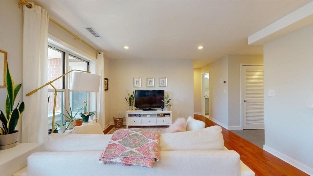 20 Chestnut St #308 - Photo 2 of 18
