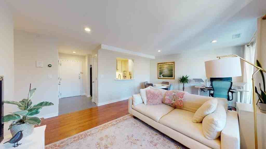 20 Chestnut St #308 - Photo 3 of 18