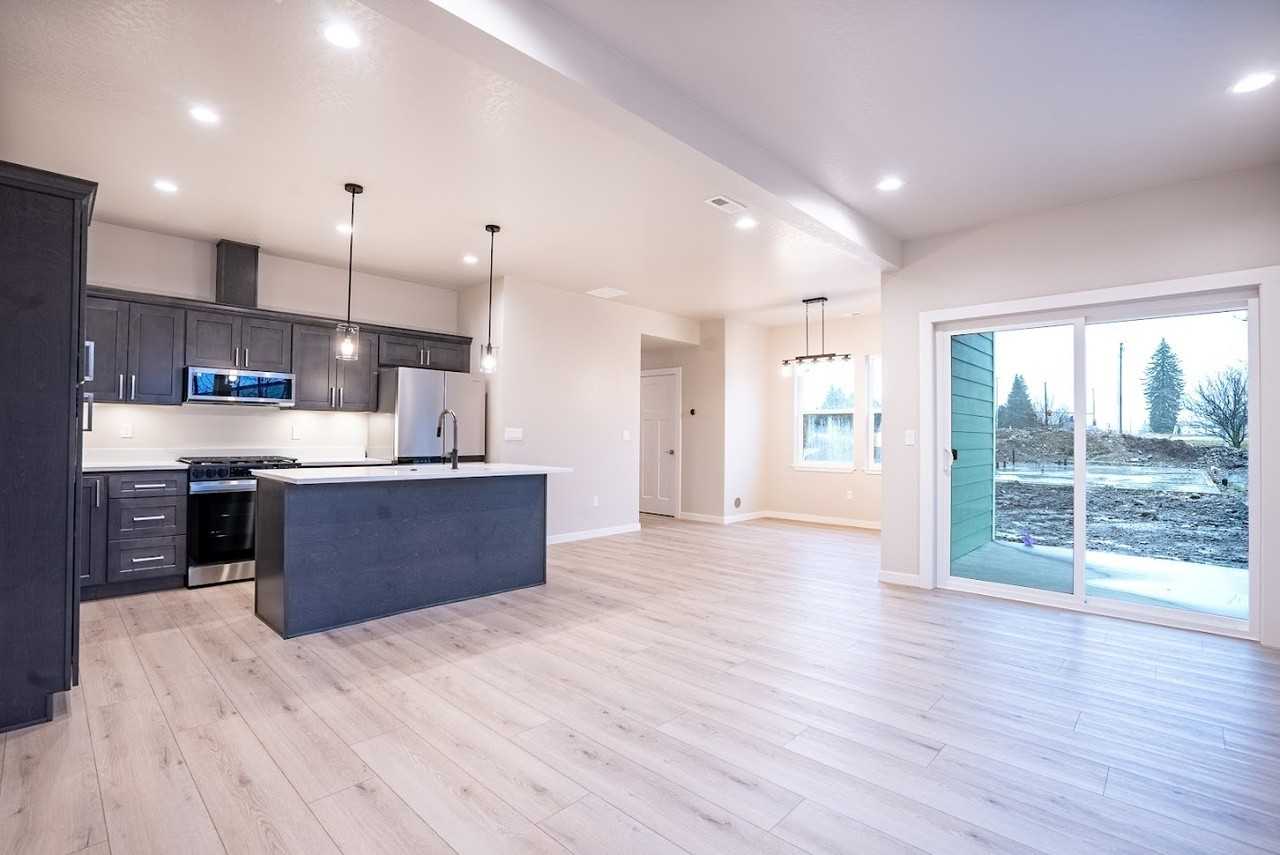 8154 W Boekel Rd #1 - Photo 3 of 10