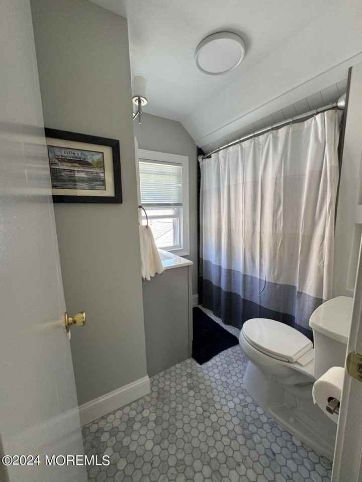 70 Wilson Ave - Photo 3 of 16