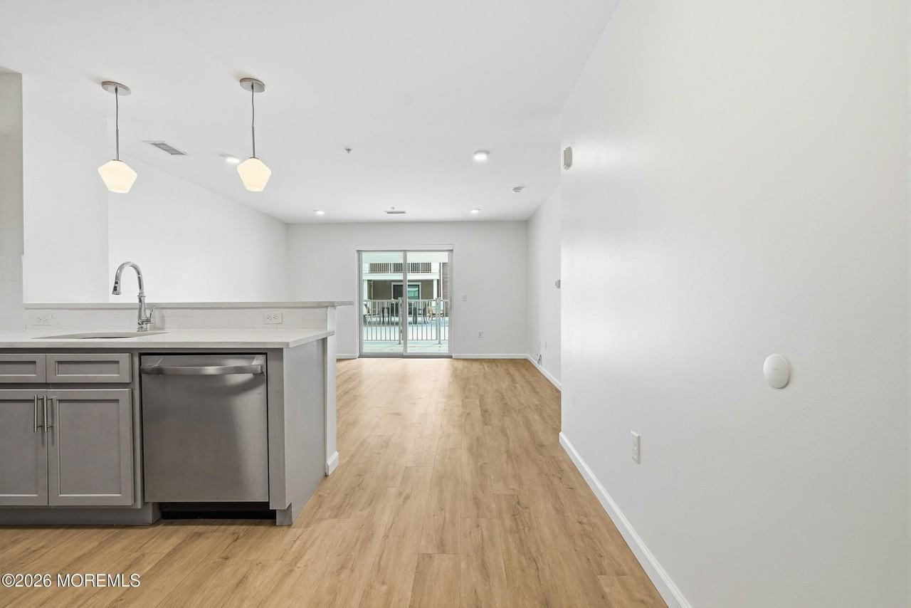 165 Pavilion Ave #210 - Photo 4 of 15