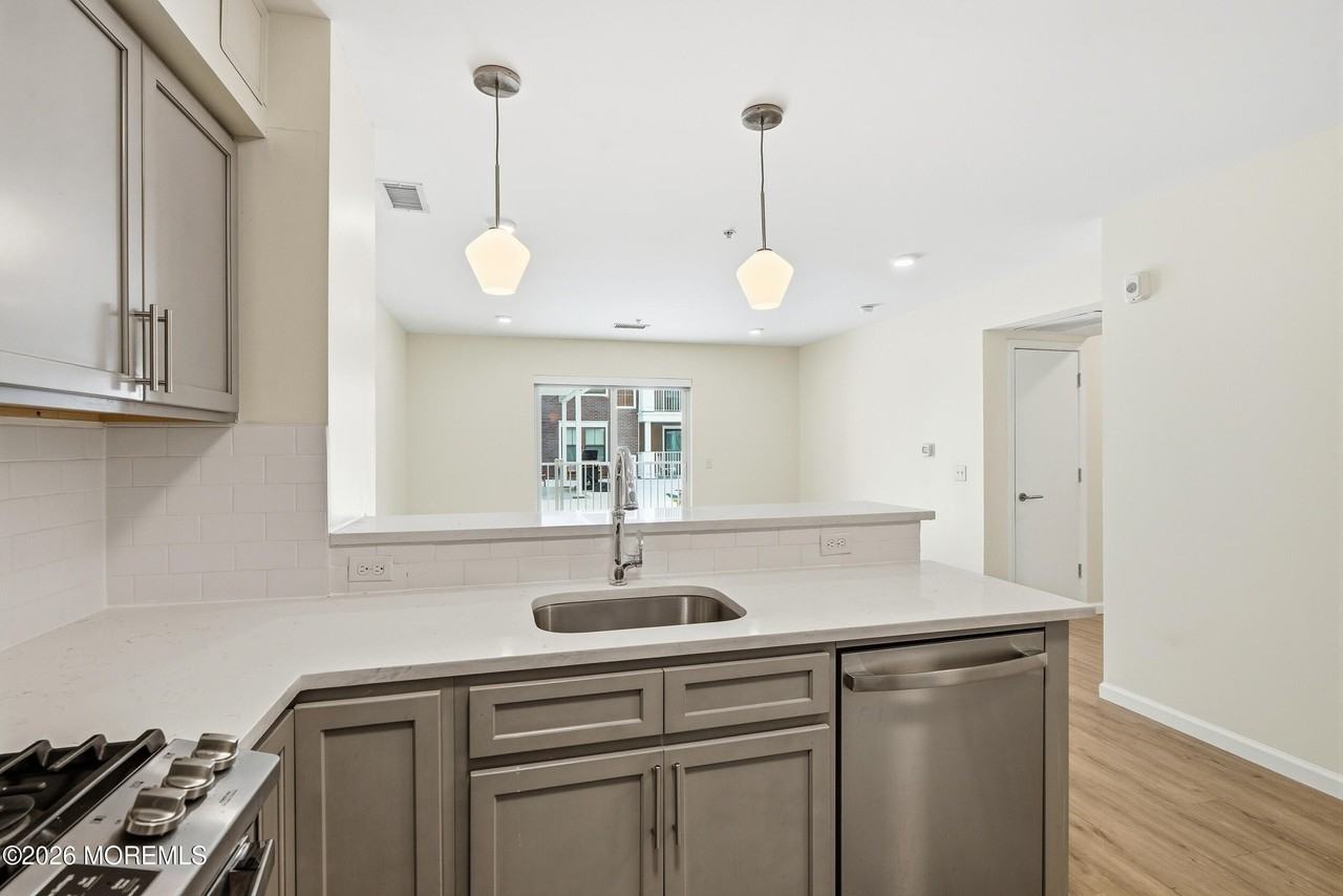 165 Pavilion Ave #210 - Photo 6 of 15