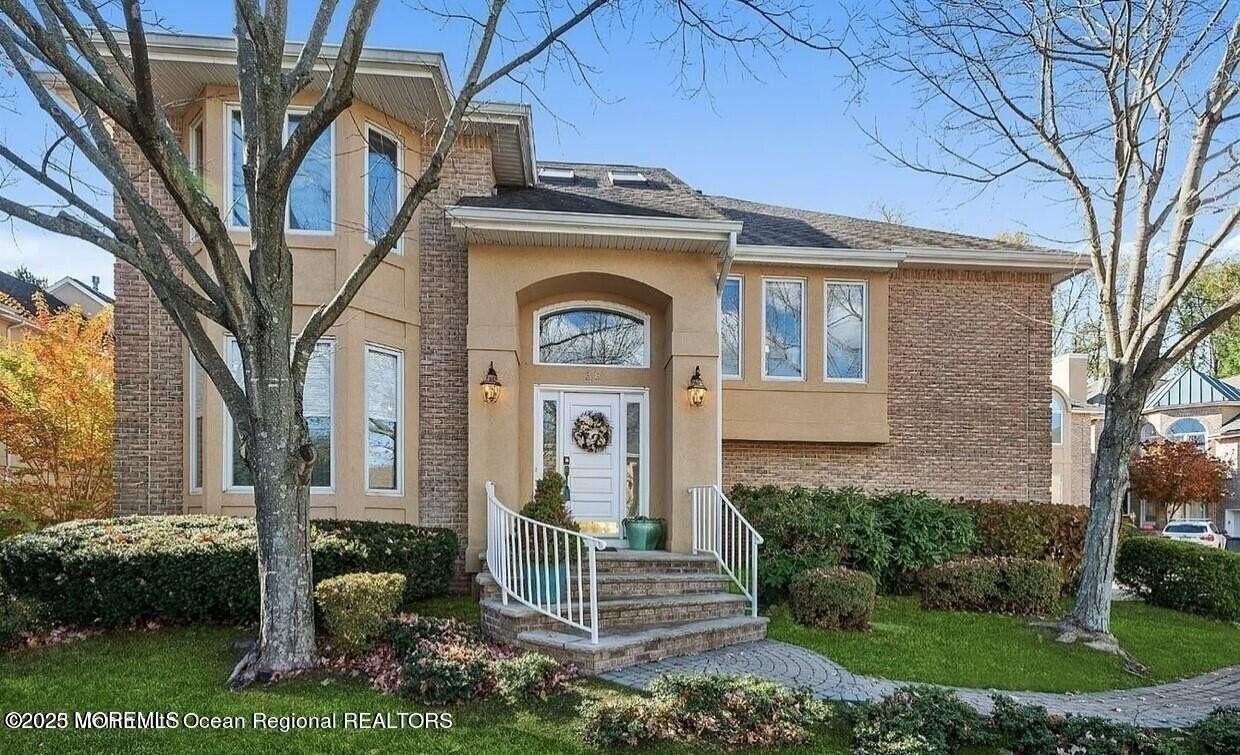 38 Boca Del Mar Ct - Photo 3 of 31