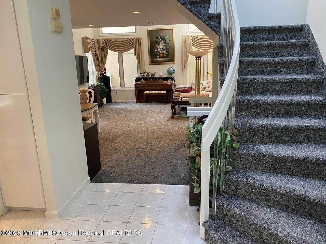 38 Boca Del Mar Ct - Photo 4 of 31