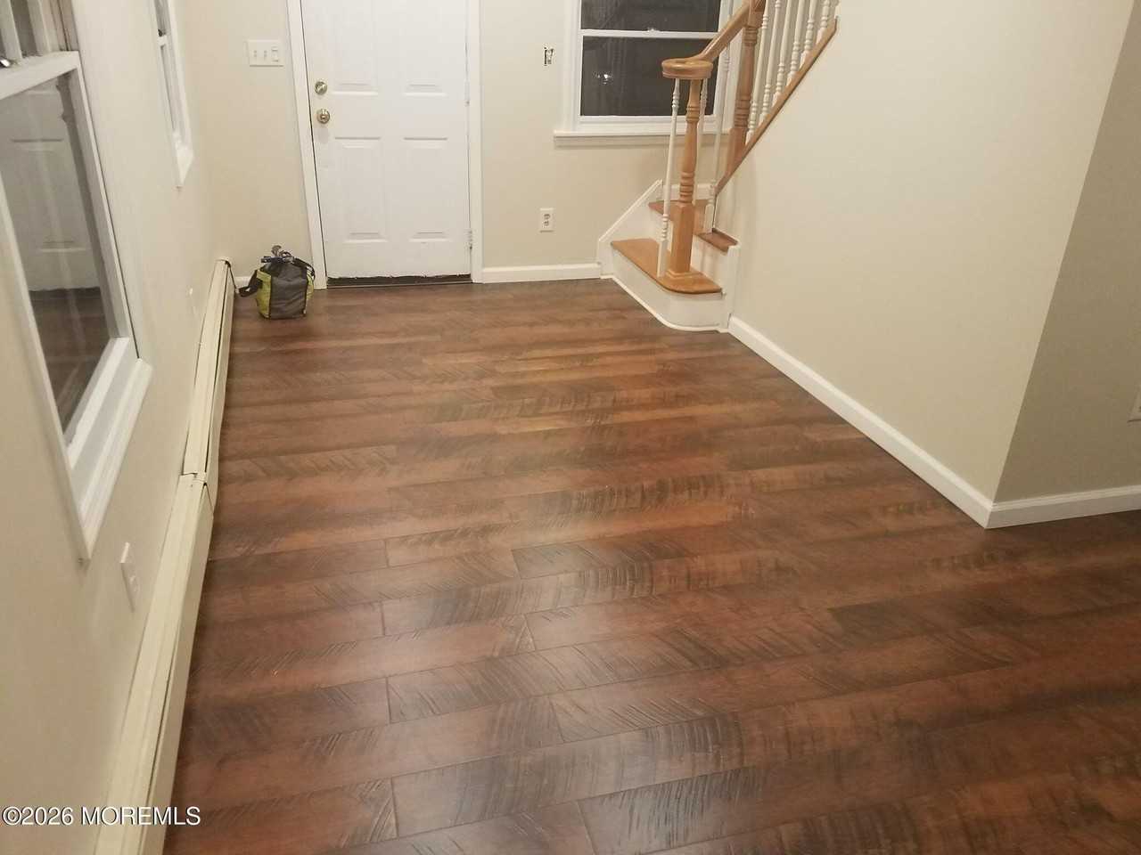 223 Riverside Dr - Photo 4 of 11
