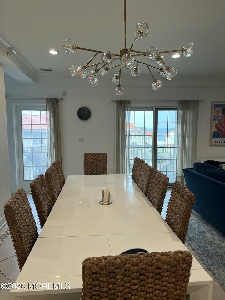 121 Riviera Dr - Photo 4 of 12