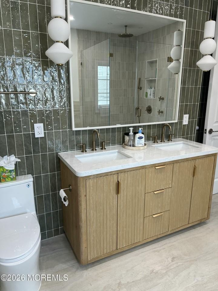 121 Riviera Dr - Photo 7 of 12