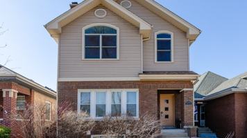 featured image of 1033 Hayes Ave
