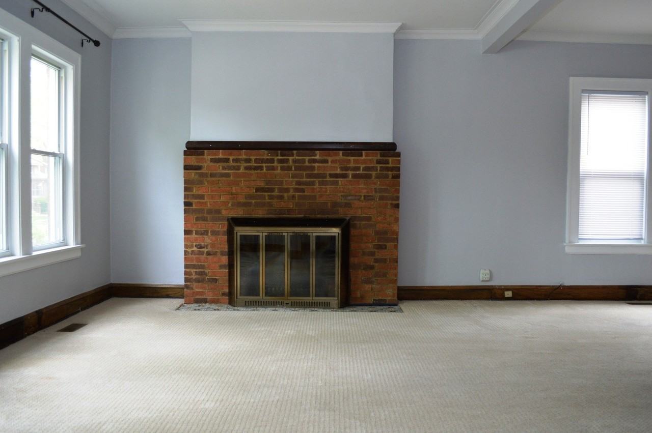 1033 Hayes Ave - Photo 7 of 34