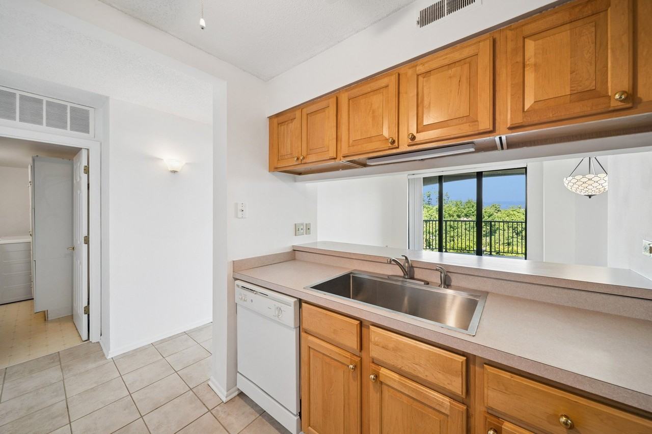 511 Aurora Ave #615 - Photo 4 of 17